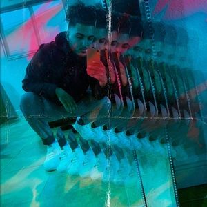 Meet your Posher, Adrian